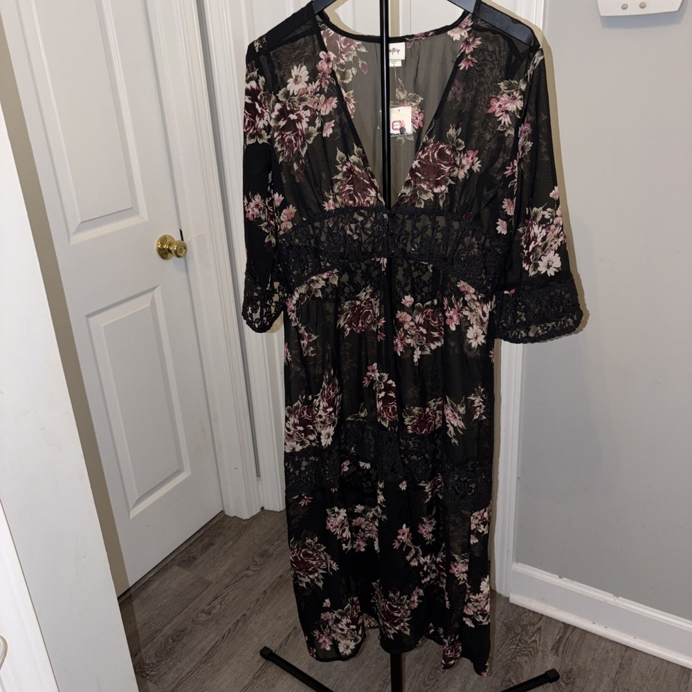 Buckle Daytrip Floral Sheer Floral Kimono Med NWT Boho‎ Chic Flowy Layer Romance